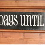 Chalkboard Countdown Sign www.thepinningmama.com