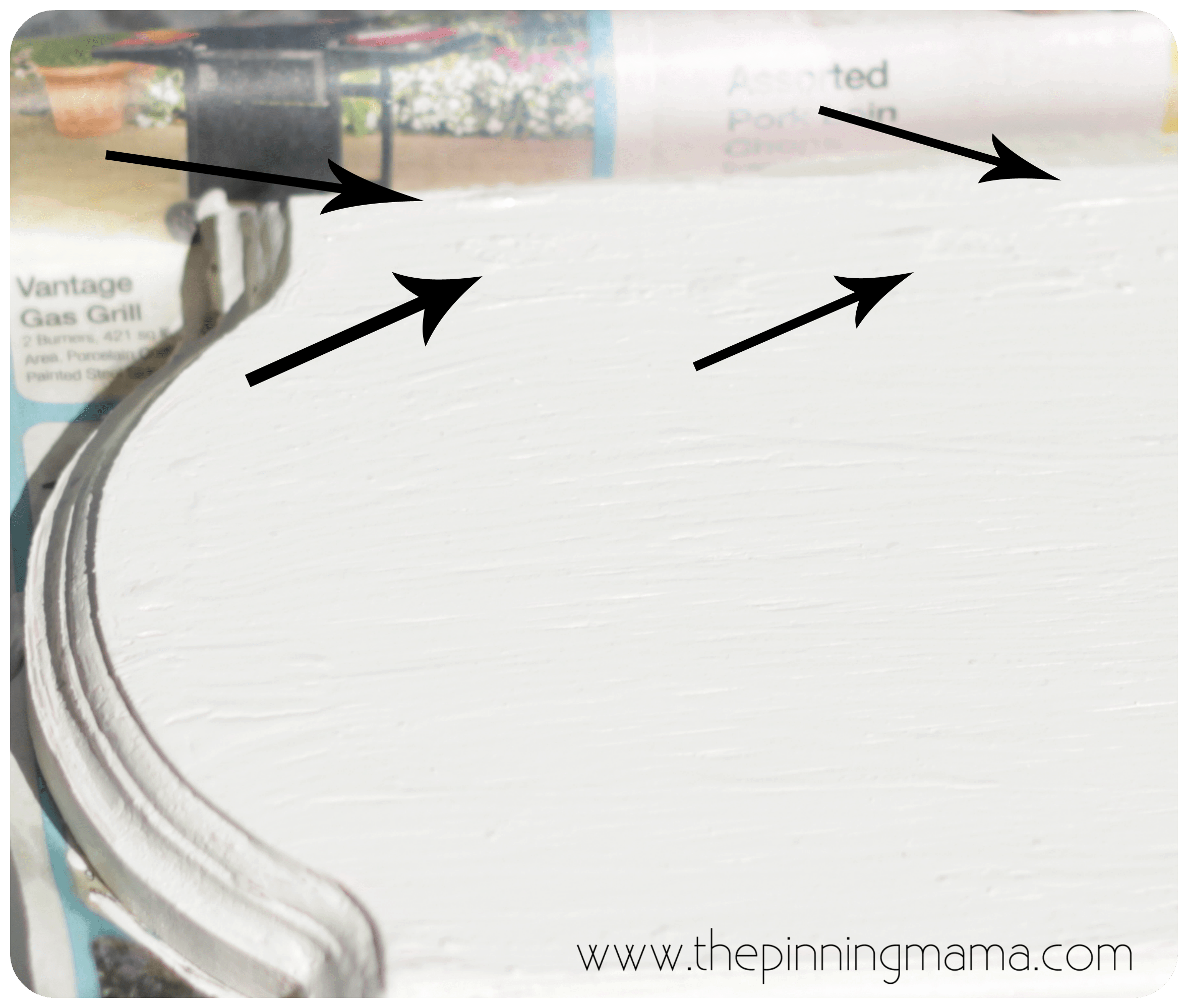 How to Create a Distressed Sign with a CHippy Paint Look by www.thepinningmama.com