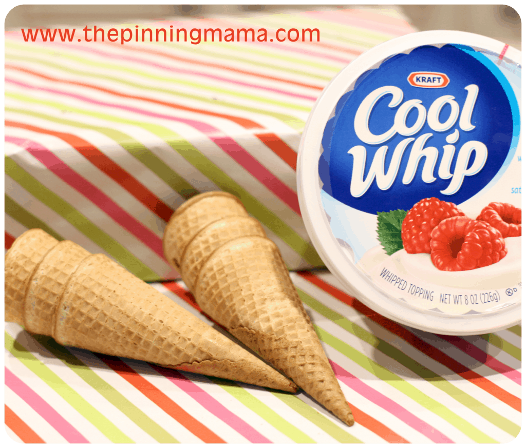 Classic Apple Pie in an Ice Cream Cone! www.thepinningmama.com