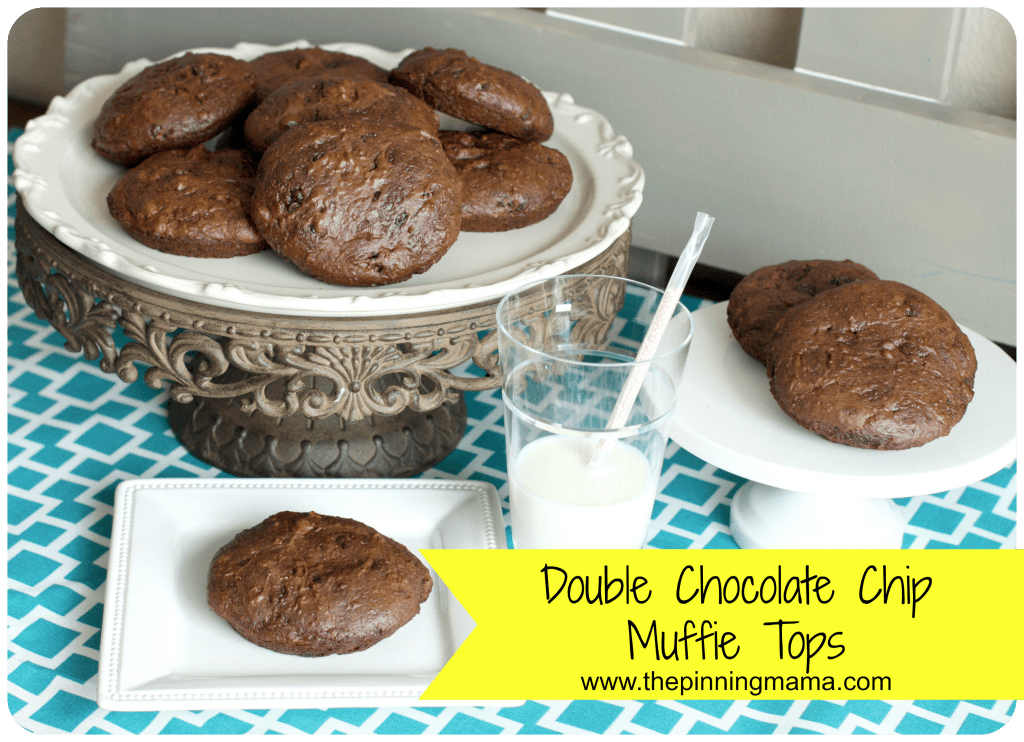 double chocolate chip muffins www.thepinningmama.com double chocolate chip muffins www.thepinningmama.com