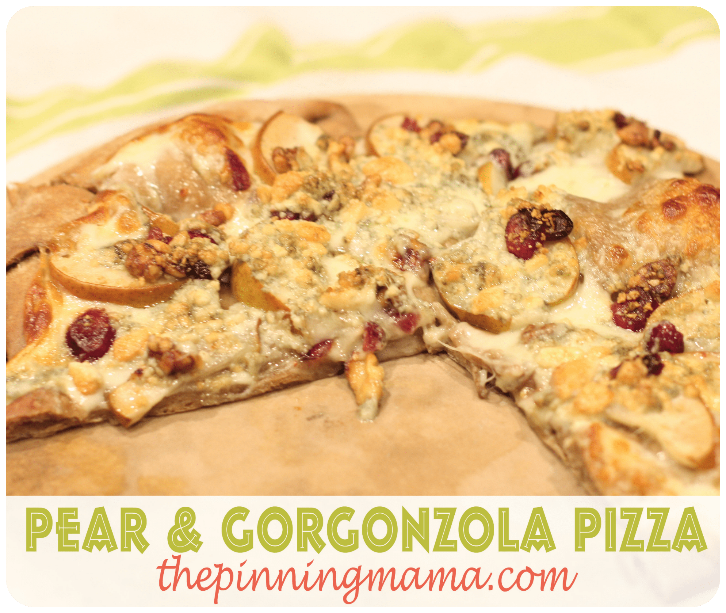 pear gorgonzola pizza www.thepinningmama.com