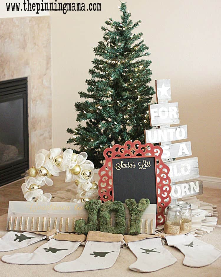 DIY Drop Cloth & Burlap Christmas Tree Skirt by www.thepinningmama.com