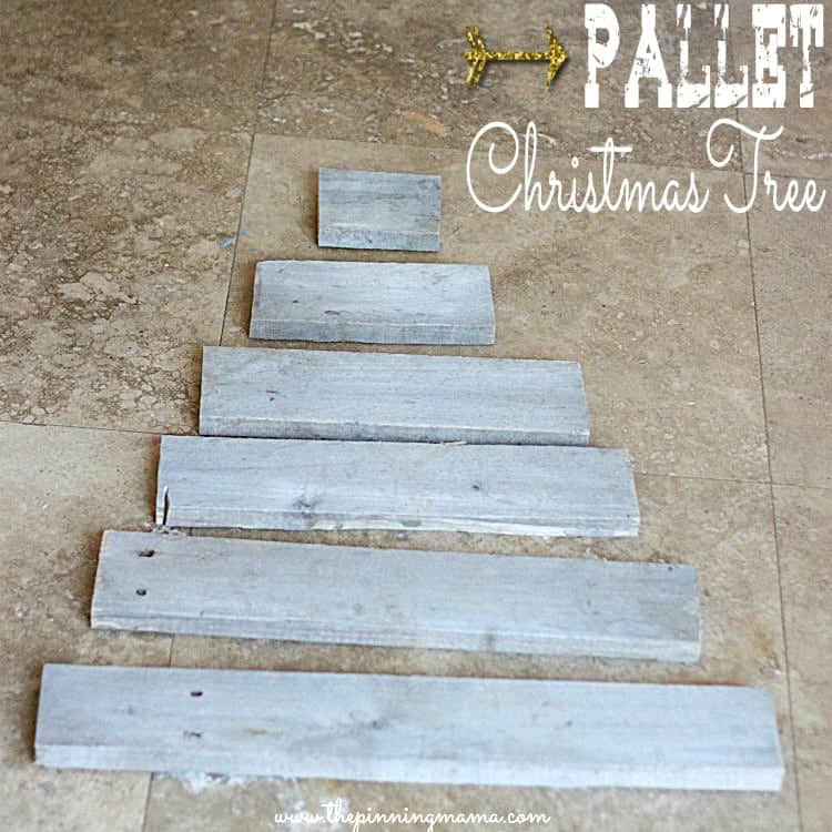 Easy Upcycled Pallet Christmas Tree ---> Click here for tutorial