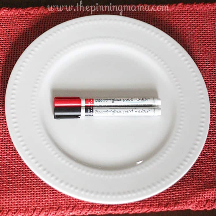 Easy Valentine's Day Plate by The Pinning Mama