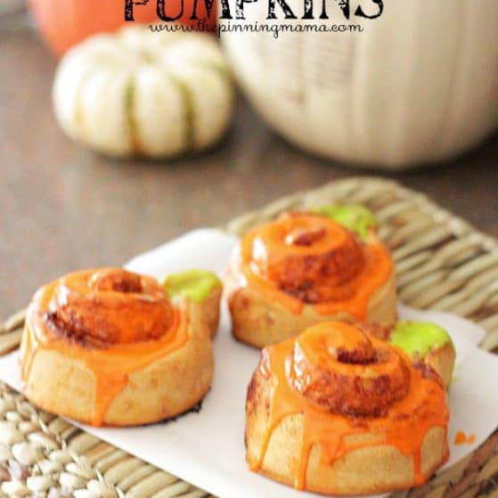 This makes a super quick and easy fall breakfast! Perfect for Halloween and Thanksgiving!