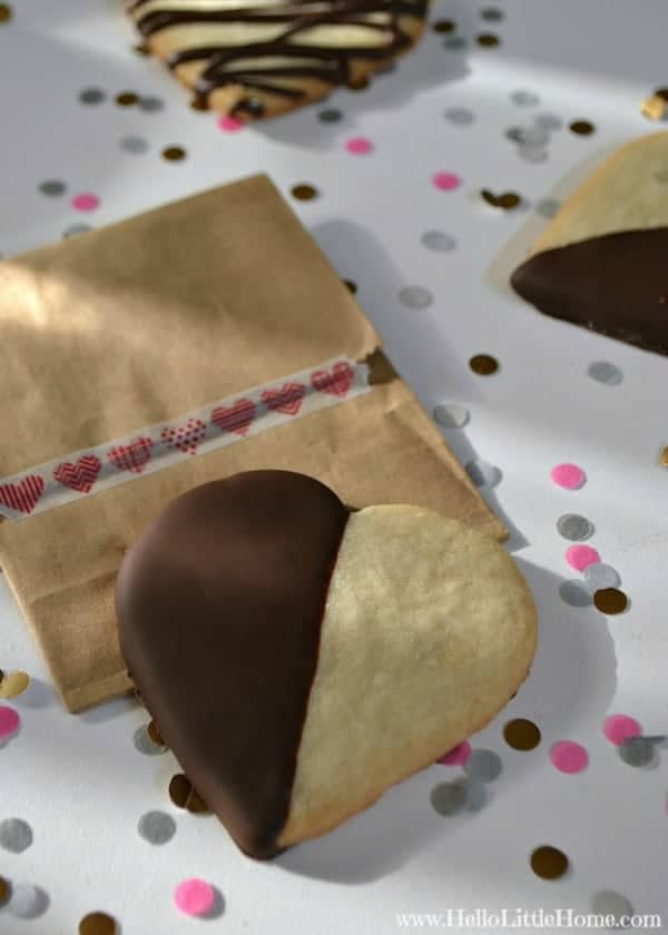 Chocolate-Dipped Shortbread Hearts | Hello Little Home for The Pinning Mama #ValentinesDay #Cookies
