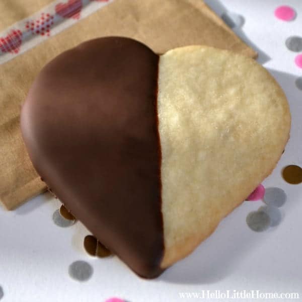 Chocolate-Dipped Shortbread Hearts | Hello Little Home for The Pinning Mama #ValentinesDay #Cookies