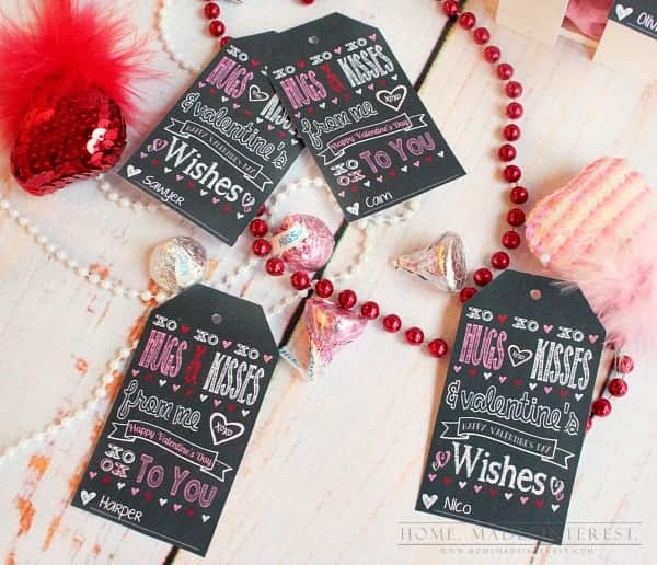 This Valentine’s Day Printable is a simple way to make Valentine’s Day favors for your loved ones or classroom Valentines for your kids.