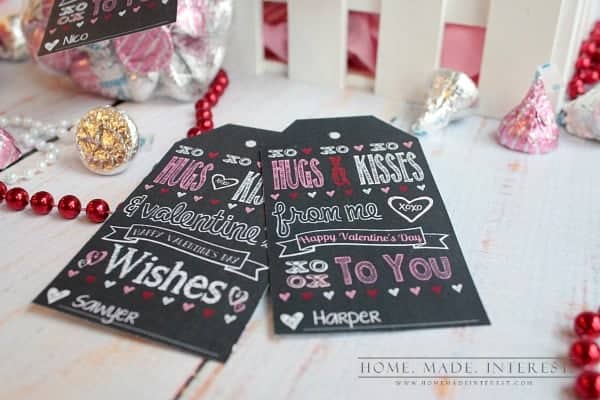 This Valentine’s Day Printable is a simple way to make Valentine’s Day favors for your loved ones or classroom Valentines for your kids.