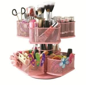 Great way to organize makeup in the bathroom! Lots of bathroom organization ideas on thepinningmama.com