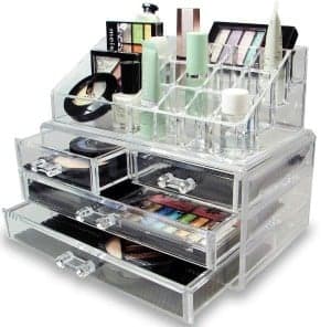 Great way to organize makeup in the bathroom! Lots of bathroom organization ideas on thepinningmama.com
