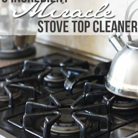 This really worked miracles on the baked on grime on my stove top! 3 Ingredient All Natural Stove Top Cleaner on thepinningmama.com