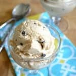 This delicious Peanut Butter Chocolate Chip Frozen Yogurt is an easy to make summer treat! | HelloLittleHome.com for The Pinning Mama