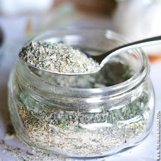 Homemade Greek Seasoning- SO DELICIOUS! Plus Paleo, Whole30 compliant, gluten free, dairy free, sugar free, and low carb recipe
