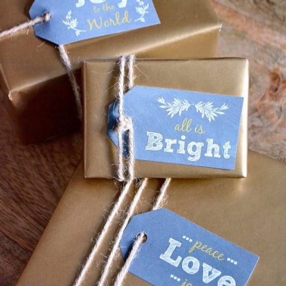 These Free Printable Holiday Gift Tags are the perfect finishing touch for your Christmas packages! | Hello Little Home for The Pinning Mama
