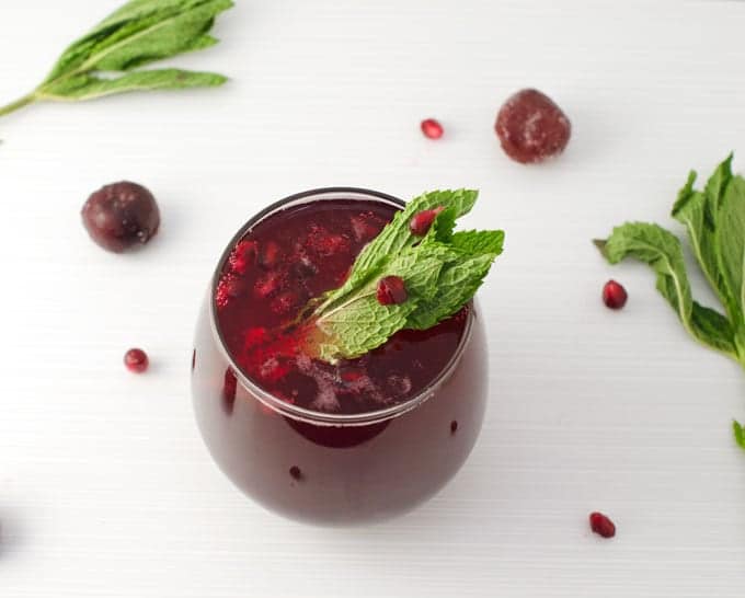 90+ sparkling drink recipes for any celebration, party or holiday gathering