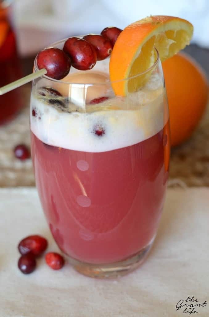 90+ sparkling drink recipes for any celebration, party or holiday gathering