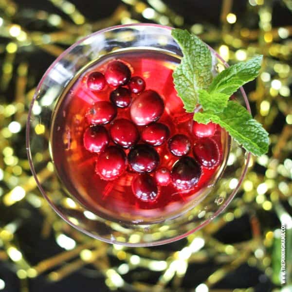 Skinny Cosmo mocktail recipe- A lightened up non-alcoholic version of the classic cosmopolitan cocktail.