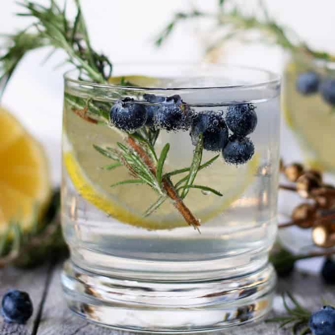 90+ sparkling drink recipes for any celebration, party or holiday gathering
