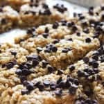 Easy homemade chocolate chip granola bars recipe - Even the picky eaters will love this one! It is a great snack for adults and kids!