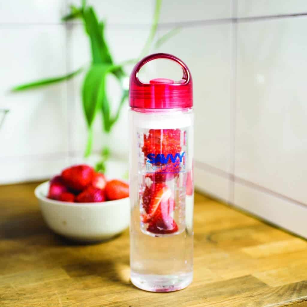 10+ Smarter Gift Ideas Teachers will Love: Savvy Infusion Water Bottle | www.thepinningmama.com