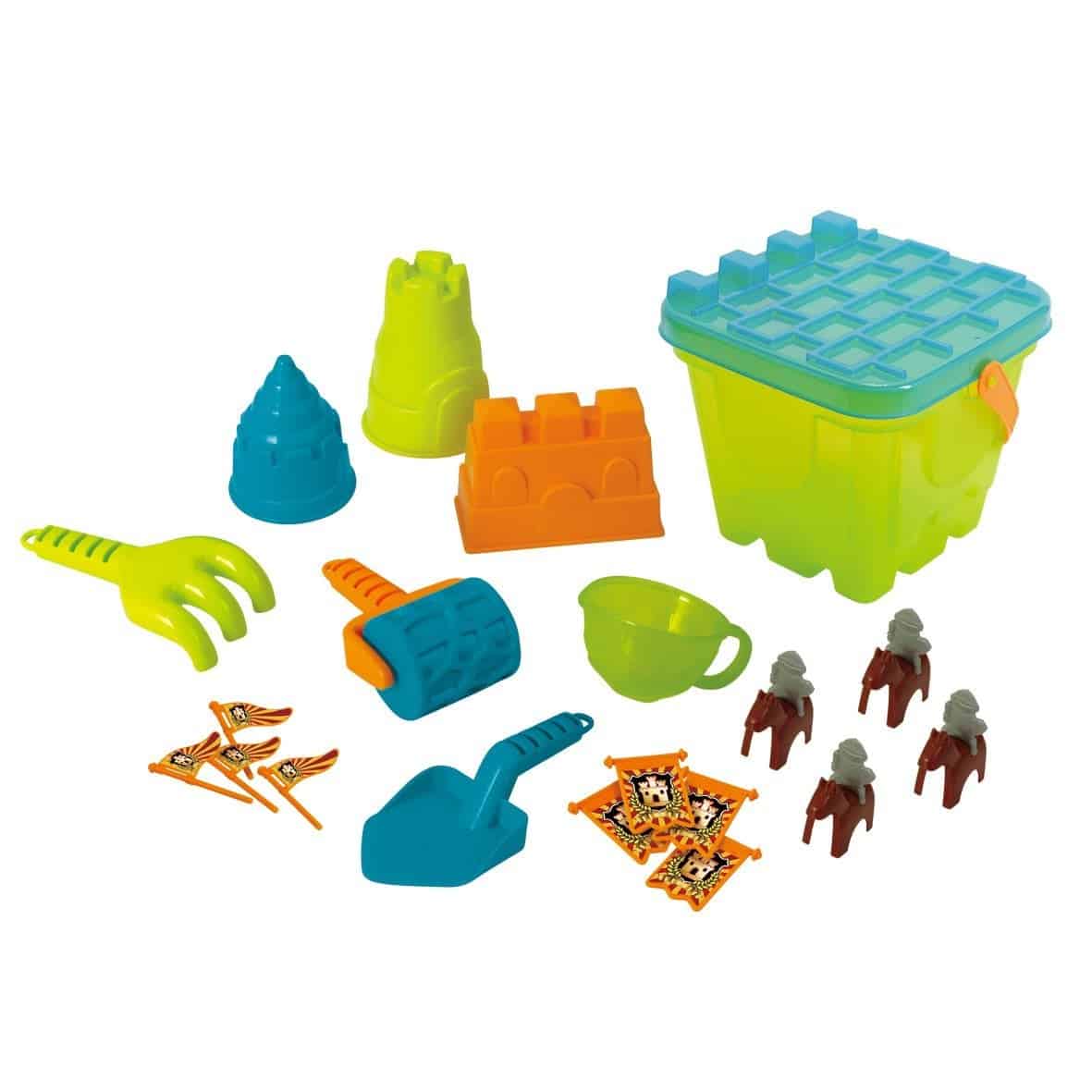 10+ Best Games and Toys for a Fun Day at the Beach: Deluxe Sand Castle Playset| www.thepinningmama.com
