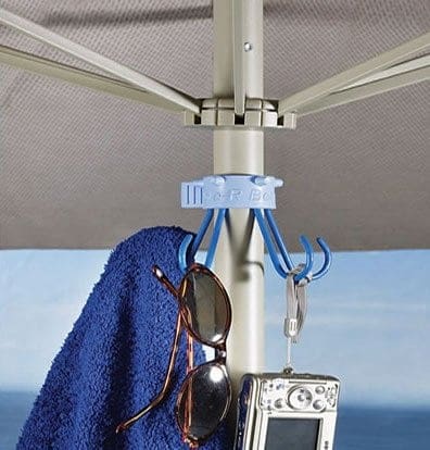 10+ Things you MUST pack in your beach bag!