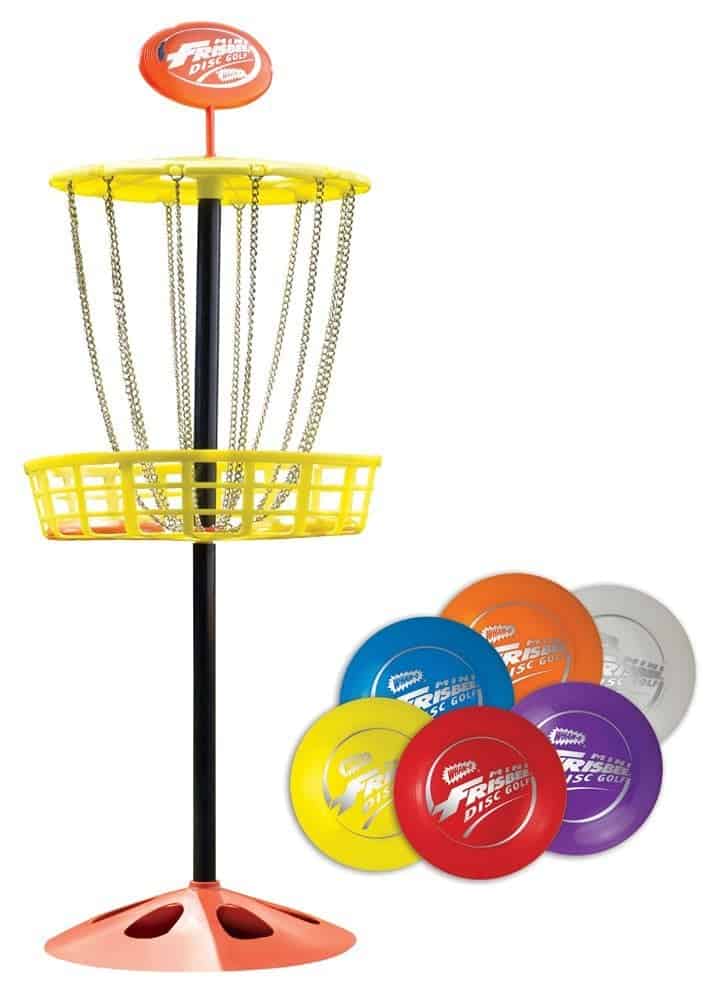 10+ Outdoor Boredom Busting Activities for Kids: Mini Frisbee Golf | www.thepinningmama.com
