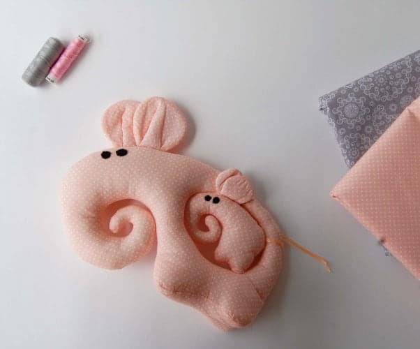 10+ Beautiful Handmade Baby Gifts: Mom to Be Elephant | www.thepinningmama.com