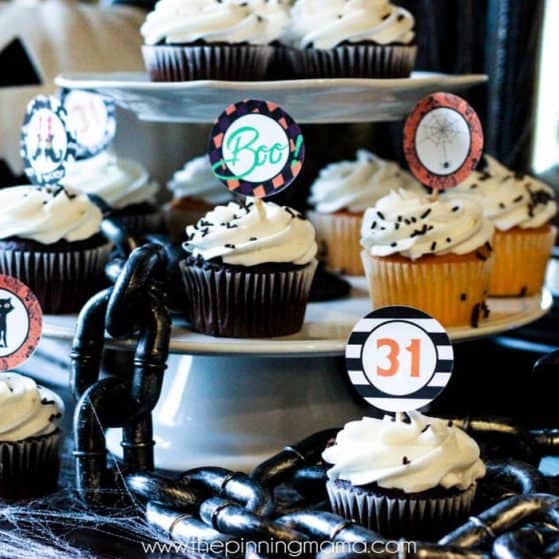 Make the Cutest cupcakes EVER with this free cupcake topper template! Customize it for any theme or holiday! Great for projects with Silhouette CAMEO