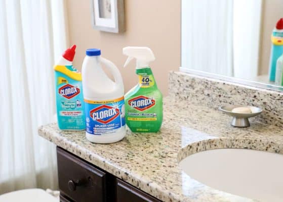 10 things you should be cleaning with bleach in the bathroom!