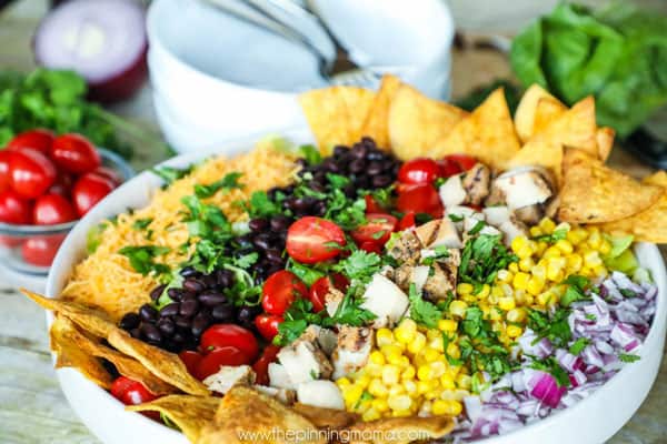 SKinny Southwest Salad Recipe - Packed with flavor but light enough to keep you feeling great!