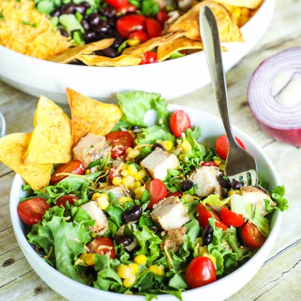 SKinny Southwest Salad Recipe - Packed with flavor but light enough to keep you feeling great!