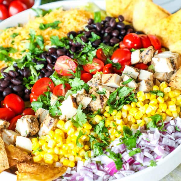 SKinny Southwest Salad Recipe - Packed with flavor but light enough to keep you feeling great!