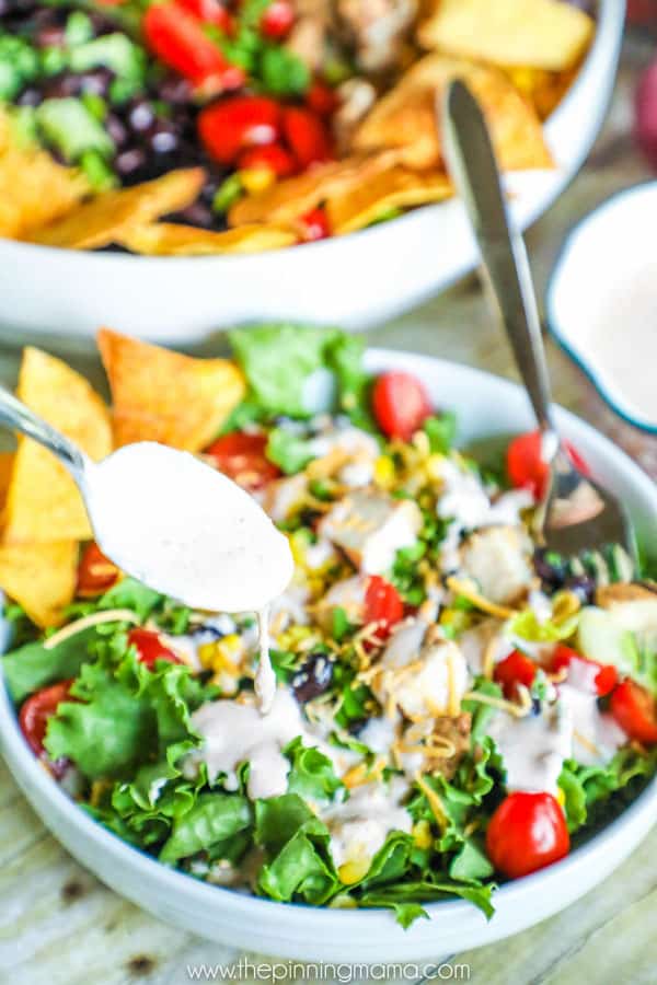 SKinny Southwest Salad Recipe - Packed with flavor but light enough to keep you feeling great!
