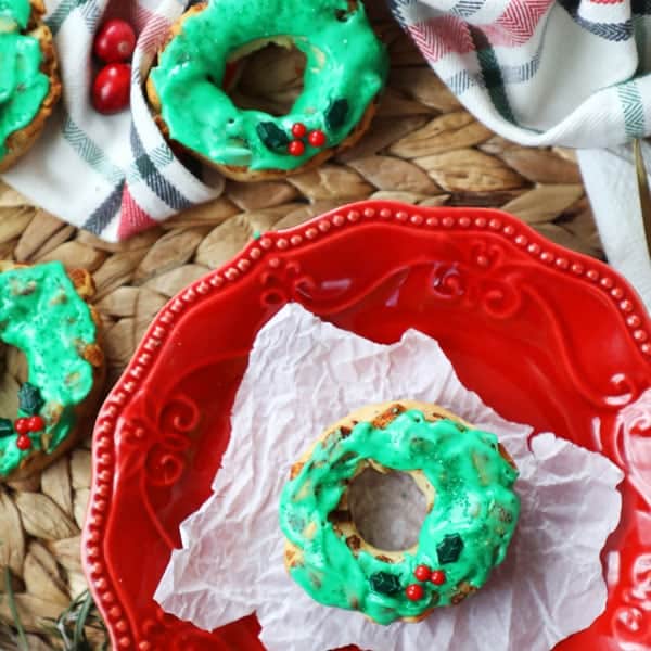 Cinnamon Roll Wreath - Cute Christmas Breakfast Idea