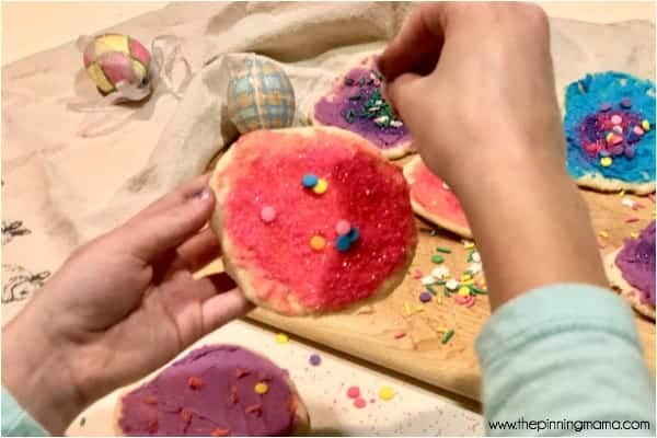 Decorating Easter Cookies for Kids School parties.